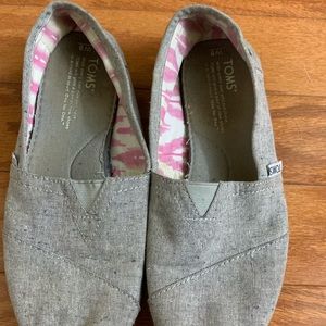 Toms slip ons